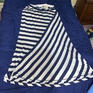 Max Studio Navy and Off White Skirt